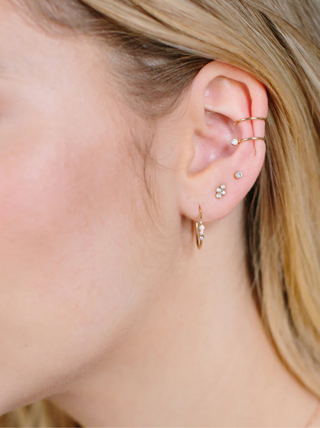 Small Hoops w/ 3 Diamonds