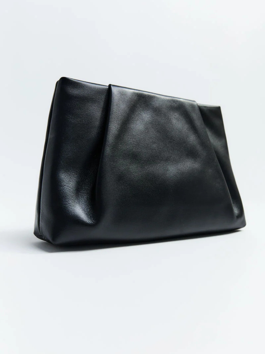 Soft Tuck Clutch