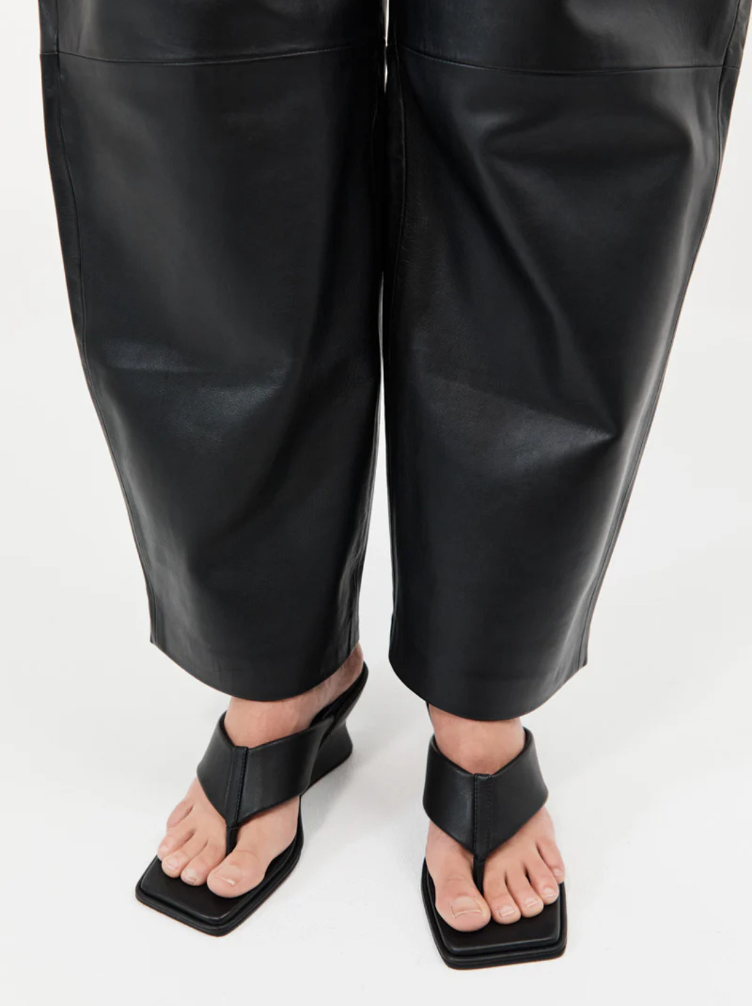 Soft Thong Contour Wedge