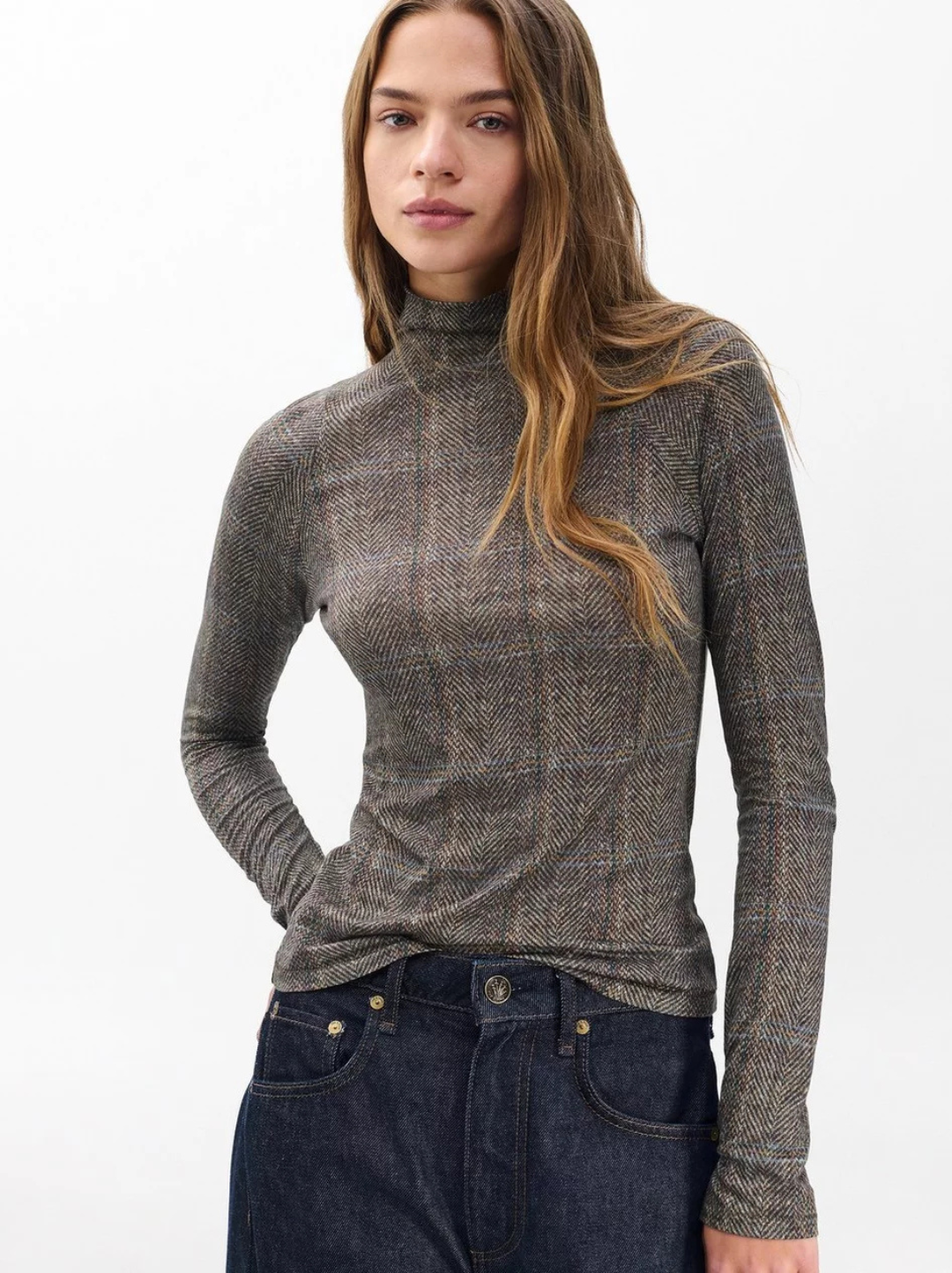 Shaw Paneled Longsleeve Turtleneck Tee