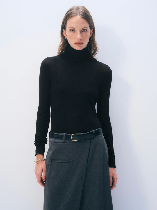Superfine Merino Fitted Turtleneck